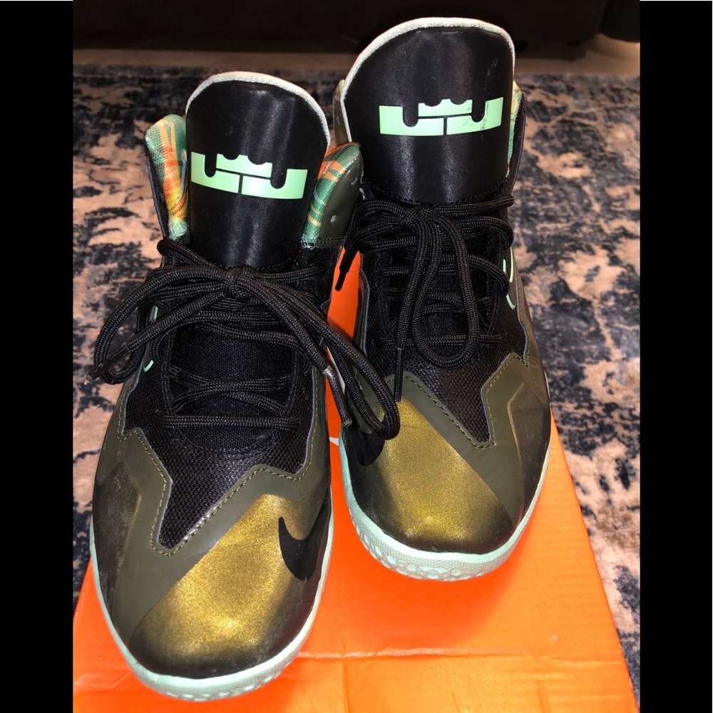 Lebron XI (PS) kids sneakers